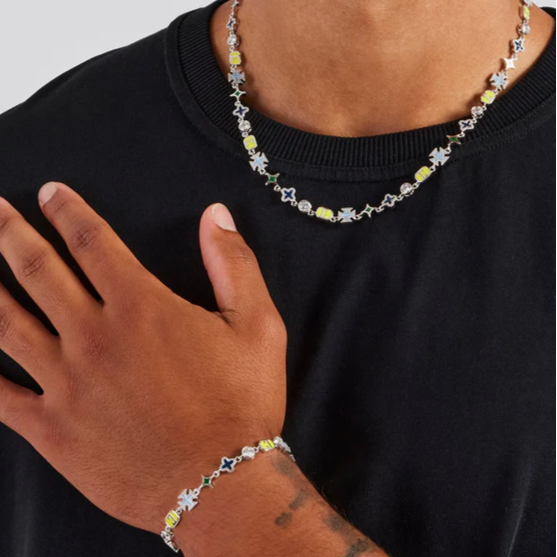 Halskette und Armband aus polierten Edelsteinen mit gemischten Motiven in Blau