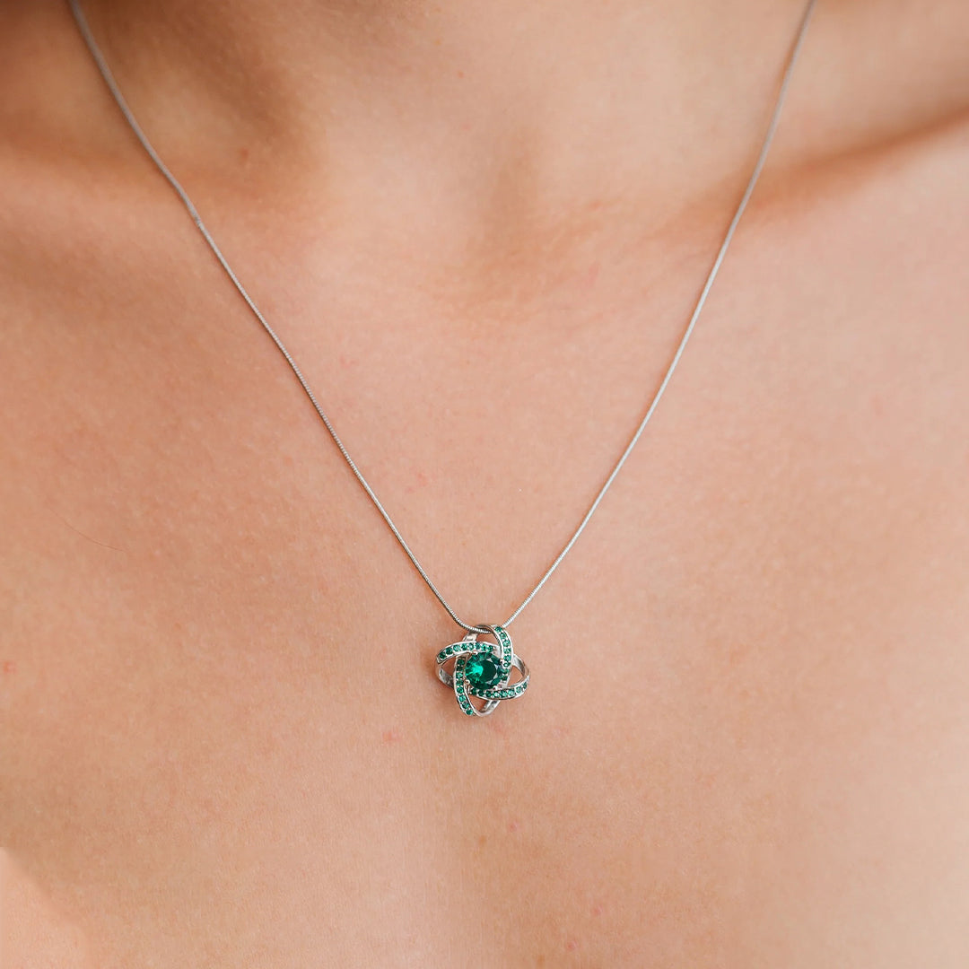 Irische keltische Knoten-Smaragdkette