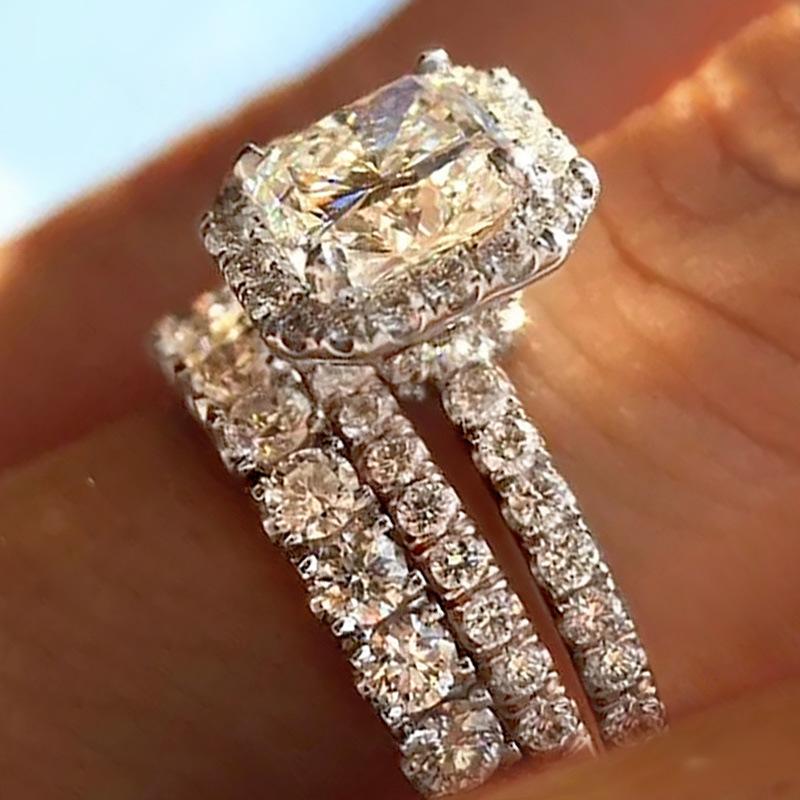 dreiteiliger Ring im Kissenschliff mit Mikropavé-Tönen