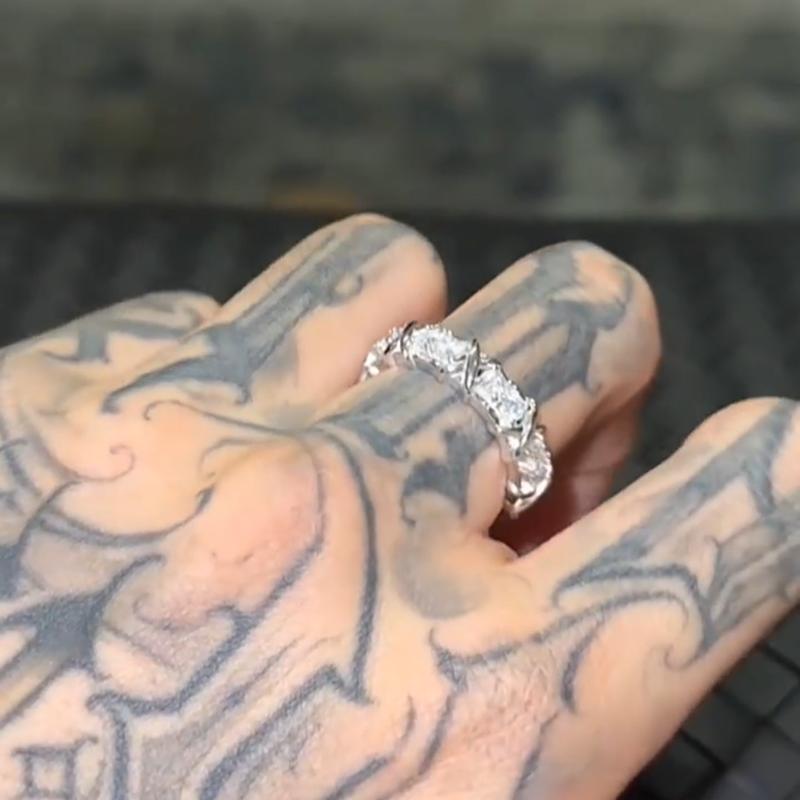 🔥Zweifarbiger Ring mit eingelegtem Goldzirkon, modischer Temperamentring