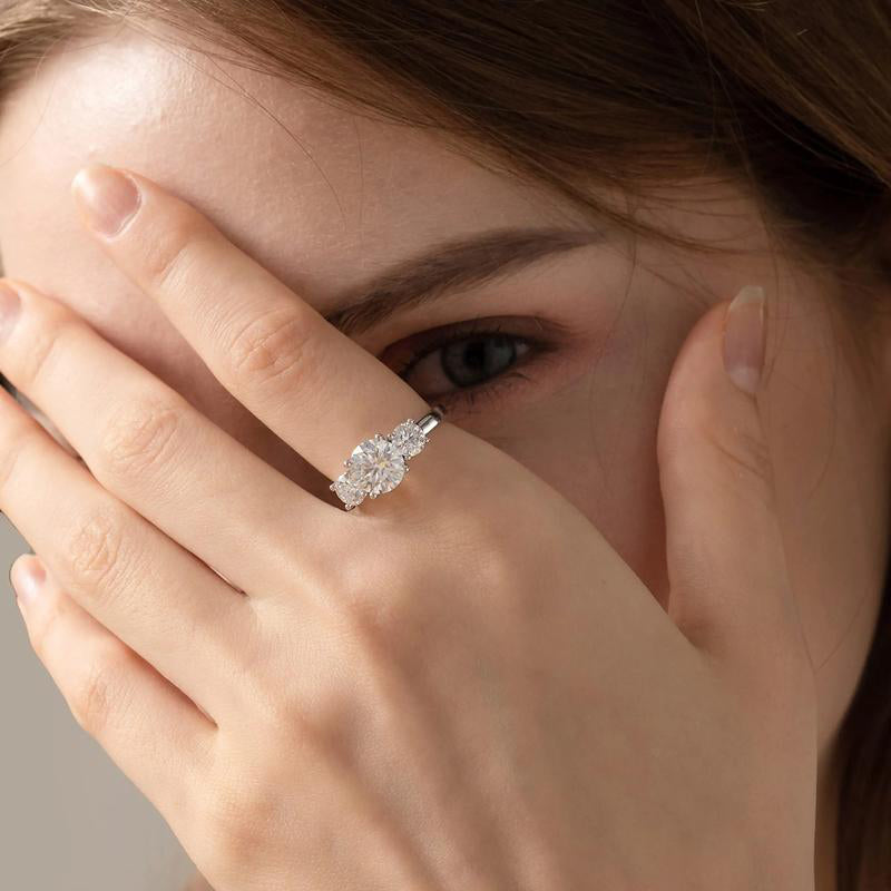 3-Stein-Ring mit synthetischem Moissanit