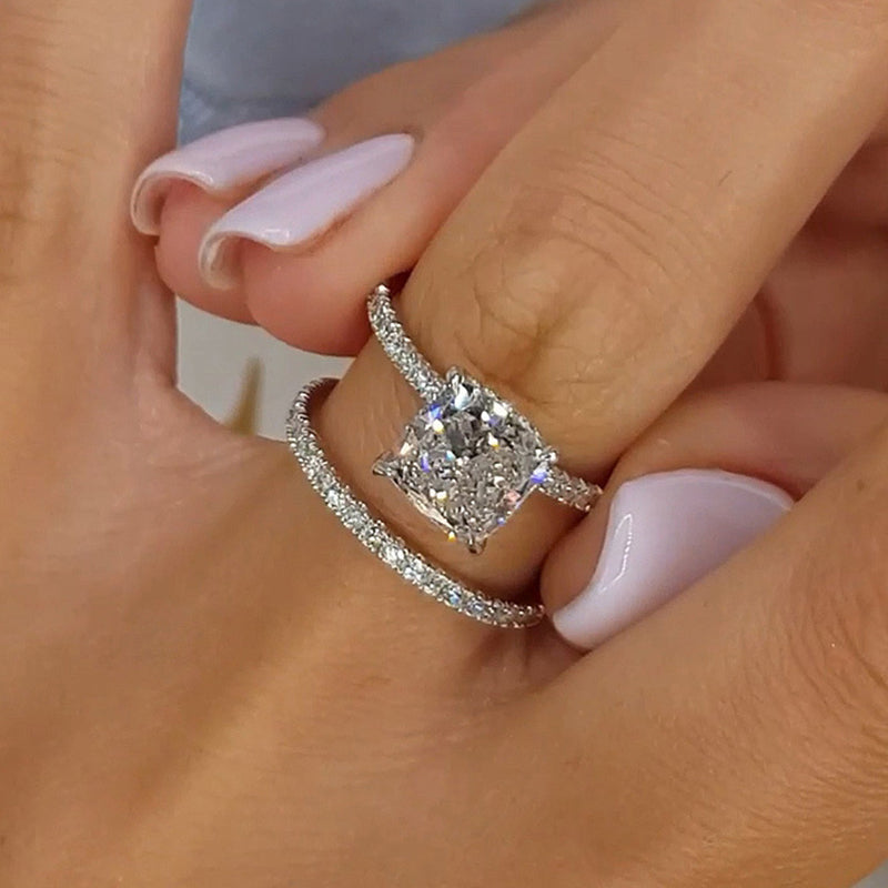 Atemberaubendes 3,0 Karat Kissenschliff-Ringset