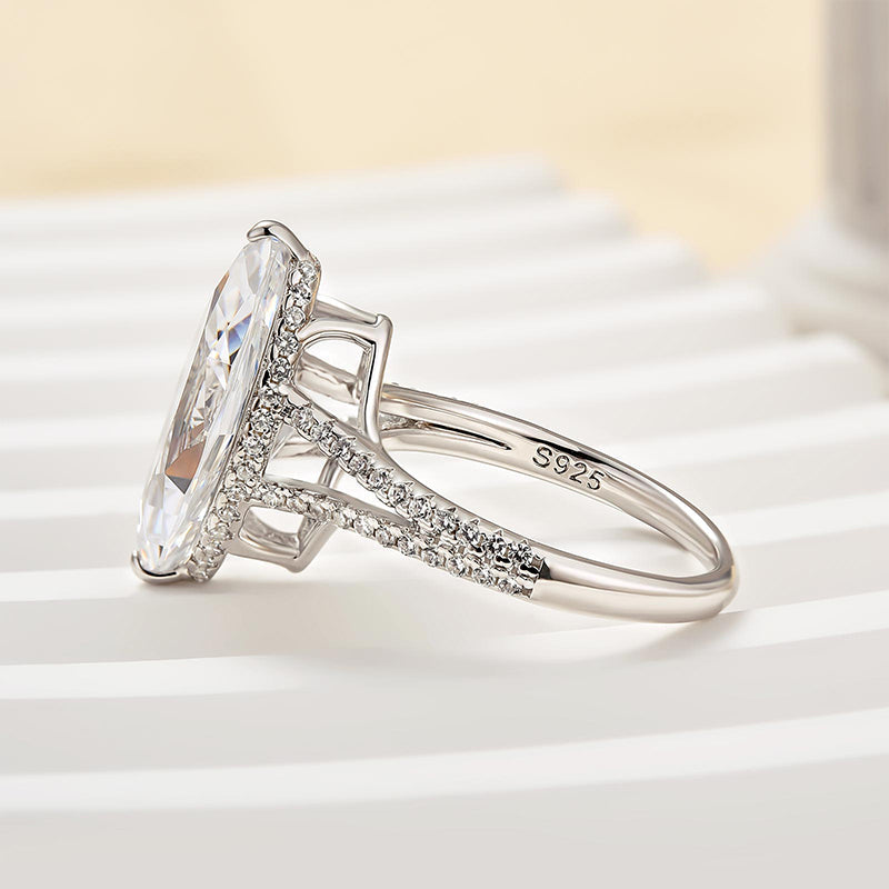 Exquisiter Ring mit geteiltem Schaft und Marquiseschliff
