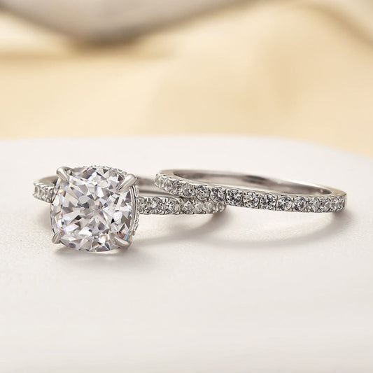 Atemberaubendes 3,0 Karat Kissenschliff-Ringset