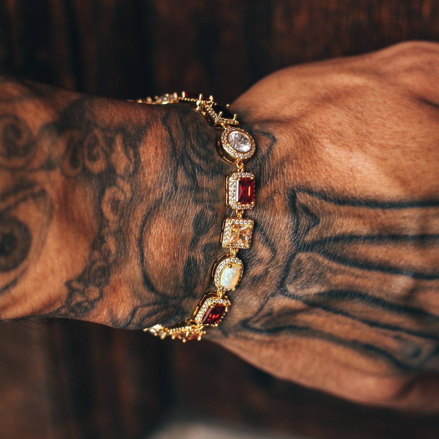 Königliches Edelsteinarmband