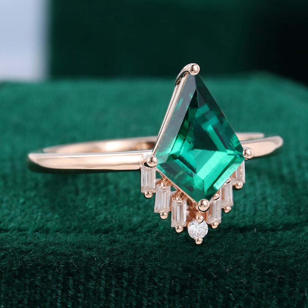 Einzigartiger Smaragd-Verlobungsring im Kite-Schliff, Vintage-Ring