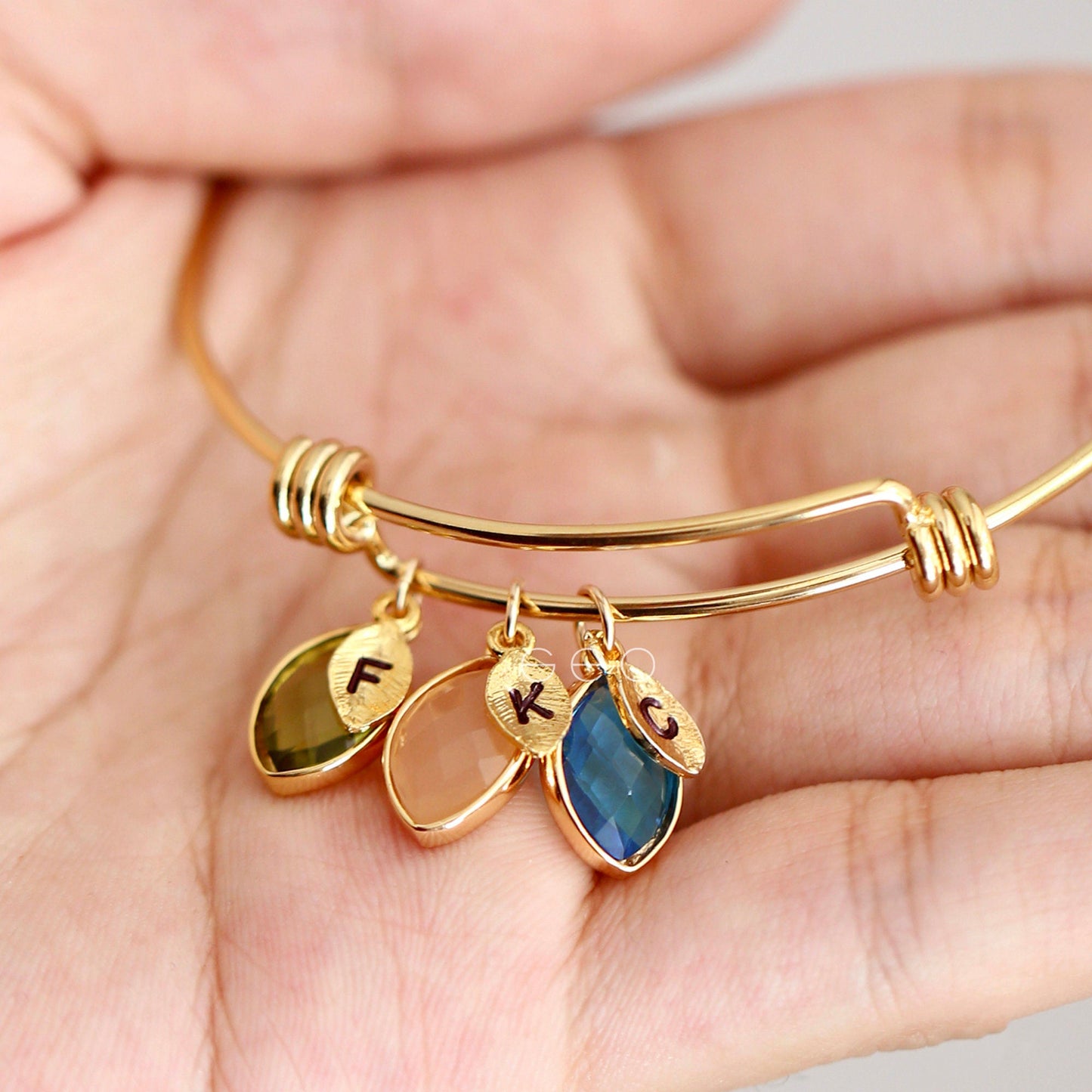 Schönes Damen-Geburtssteinarmband